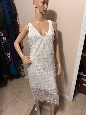 SAYLOR White Sleeveless Fringe V-Neck Midi Dress